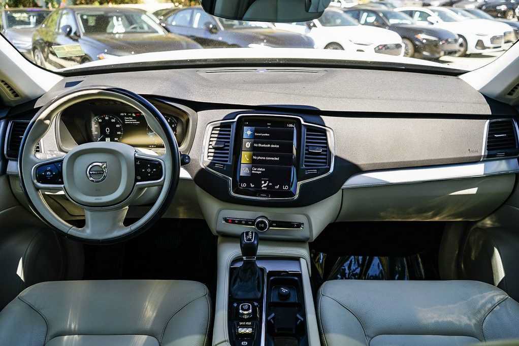 Used 2018 Volvo XC90 T6 Momentum w/ Convenience Package AWD/4WD image 12
