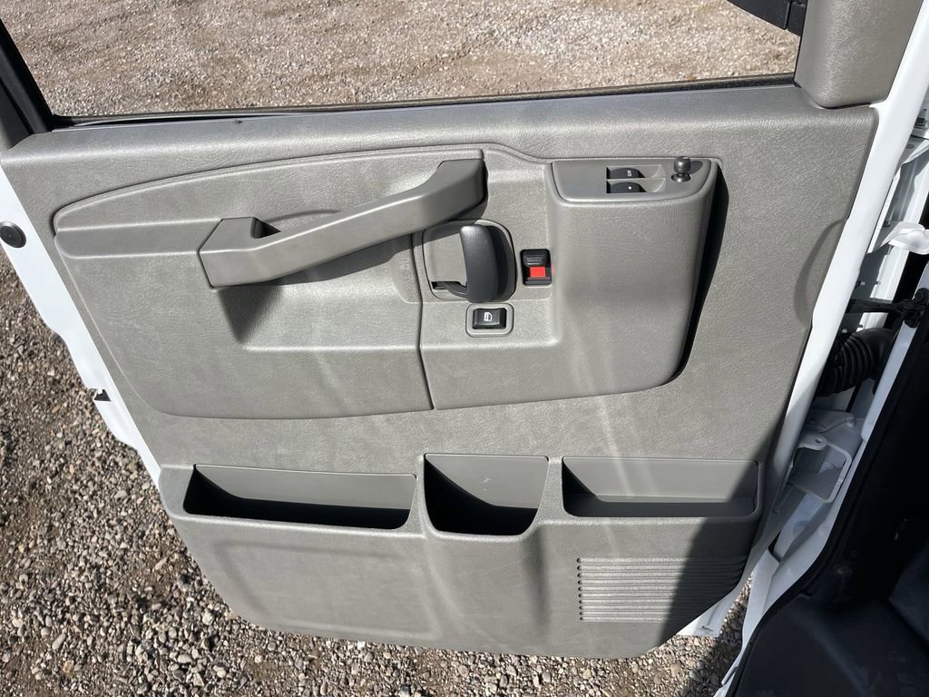 New 2025 GMC Savana 3500 LS image 23