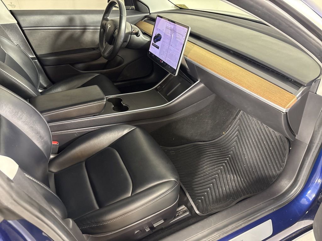 Used 2019 Tesla Model 3 Standard Range Plus image 14