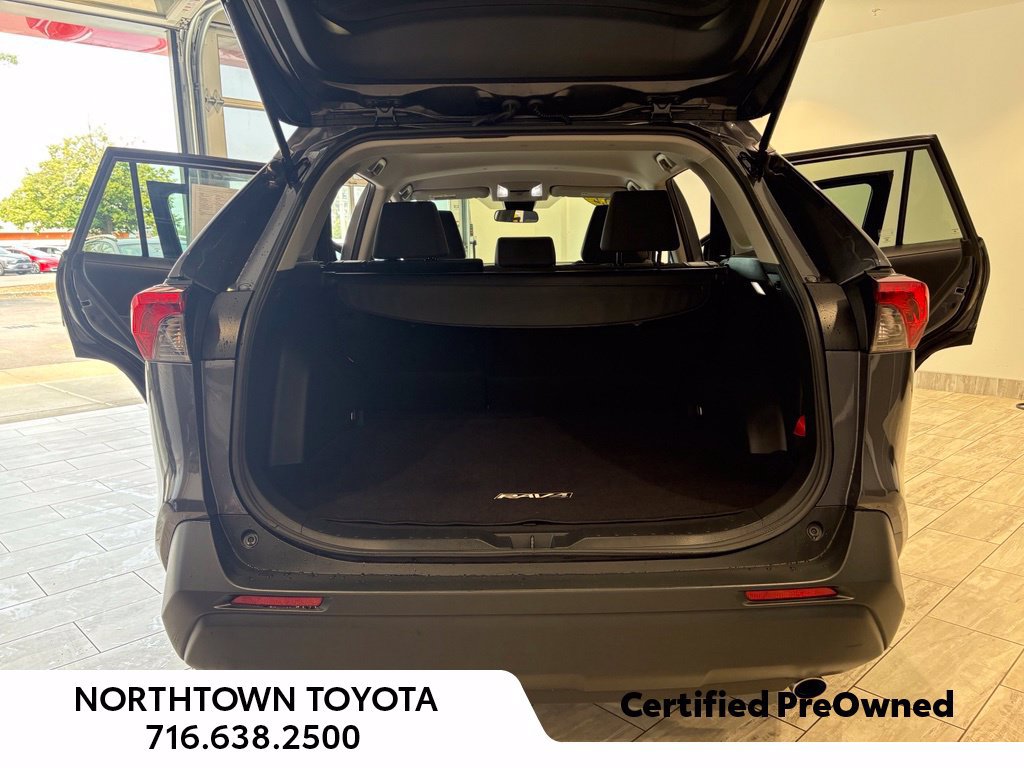 Used 2022 Toyota RAV4 LE w/ Carpet Mat Package (TMS) AWD/4WD image 24