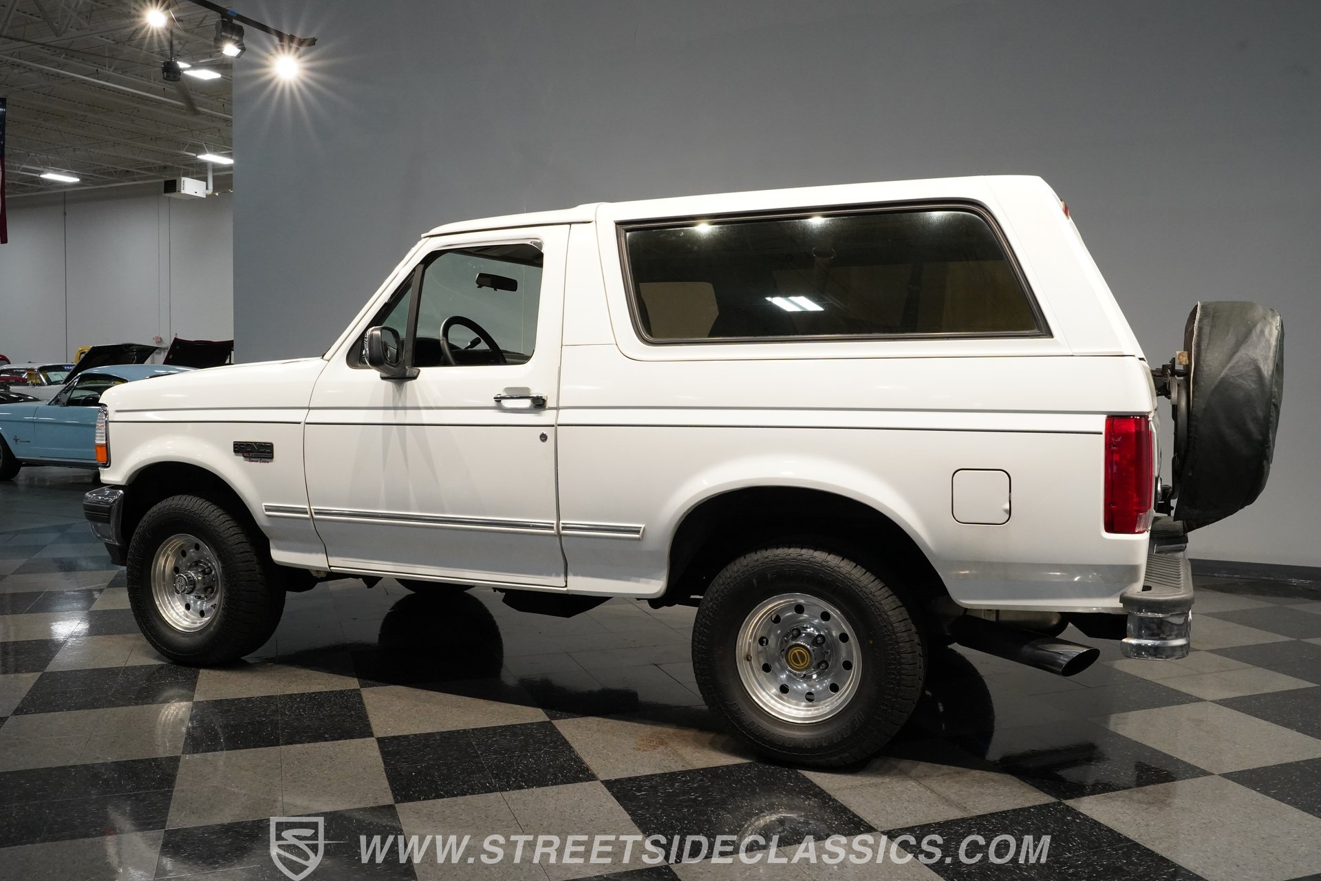 Used 1995 Ford Bronco XLT AWD/4WD image 9