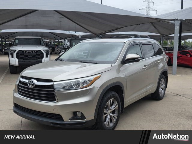 Used 2015 Toyota Highlander XLE AWD/4WD image 1