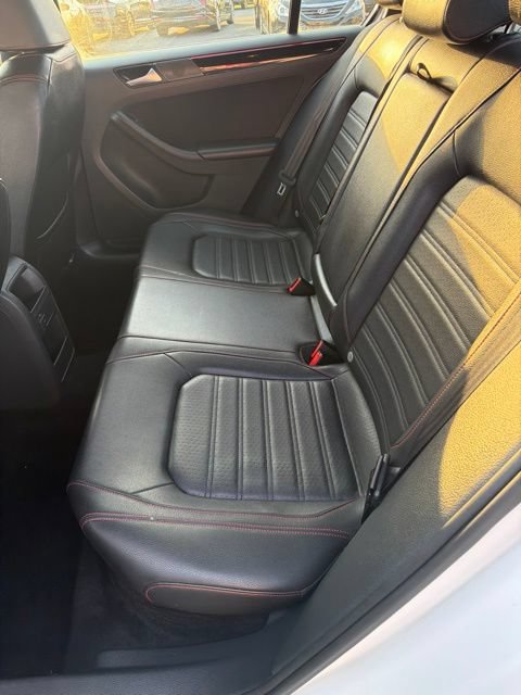 Used 2017 Volkswagen Jetta GLI FWD image 9