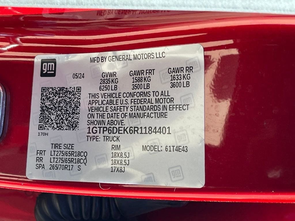 Used 2024 GMC Canyon AT4 w/ Technology Package image 48