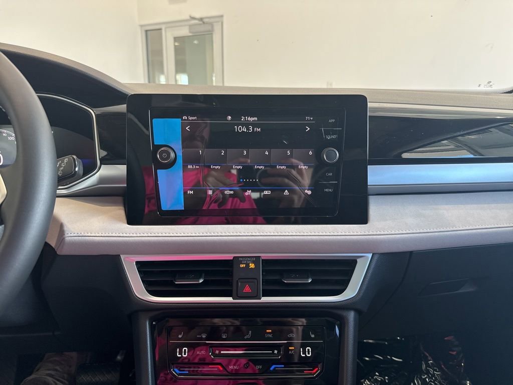 New 2025 Volkswagen Taos SE image 22