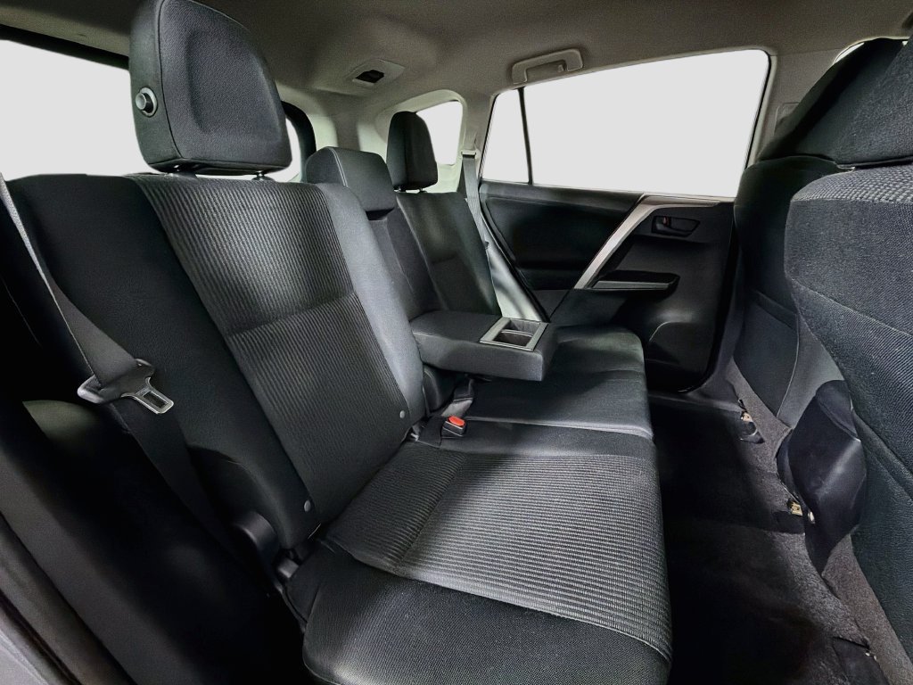Used 2018 Toyota RAV4 LE w/ All Weather Liner Package AWD/4WD image 28