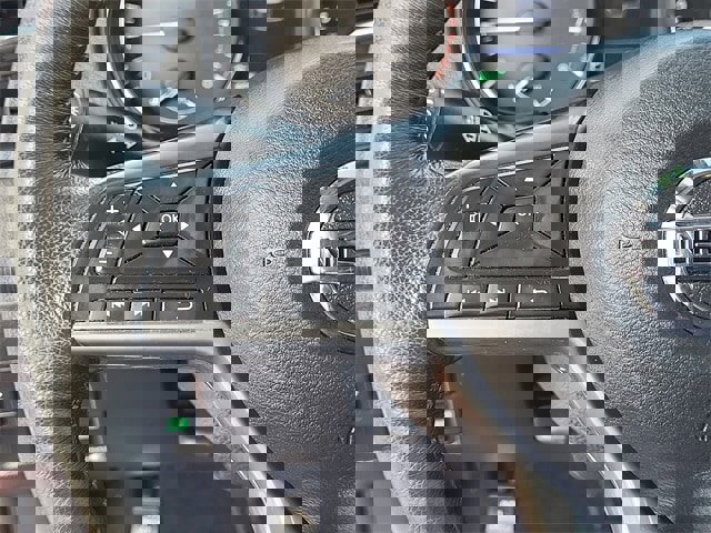 Used 2018 Nissan Rogue SV image 12