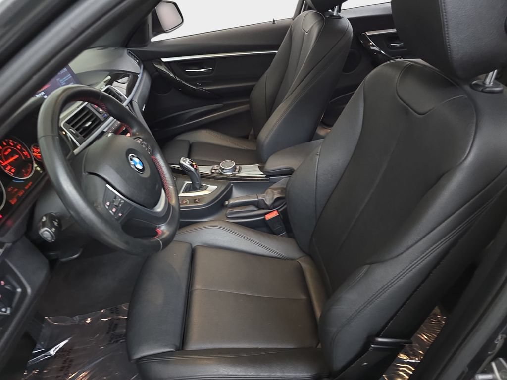 Used 2017 BMW 330i xDrive Sedan AWD/4WD image 17