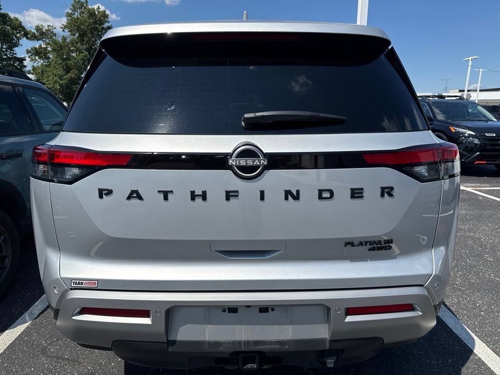 Certified 2025 Nissan Pathfinder Platinum w/ Black Appearance Package AWD/4WD image 7