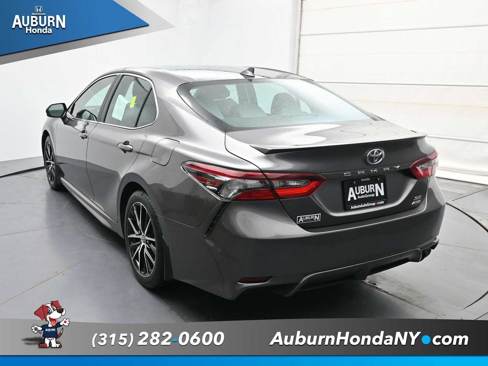 Used 2024 Toyota Camry SE AWD/4WD image 14