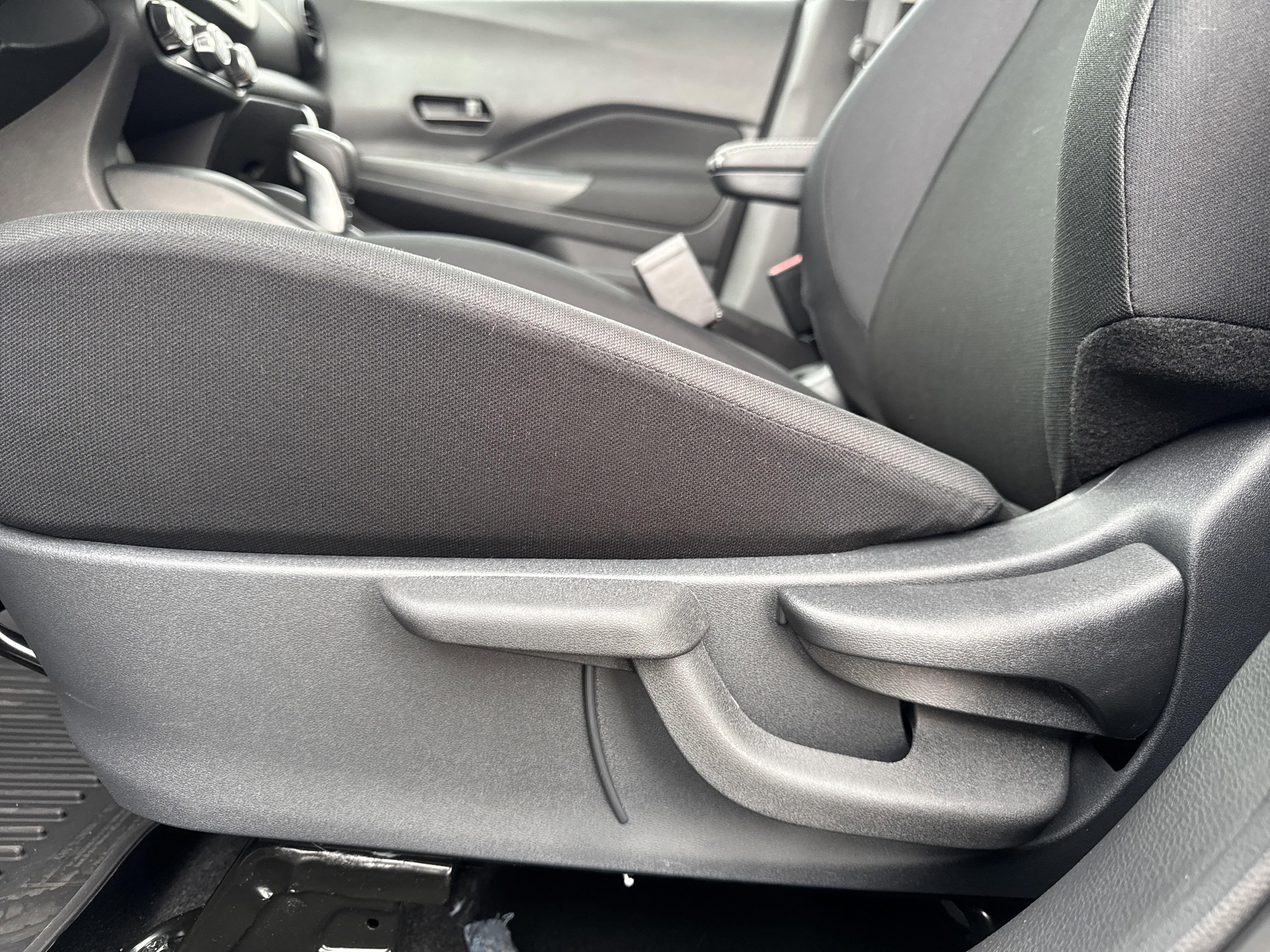 New 2025 Nissan Kicks Play S image 10