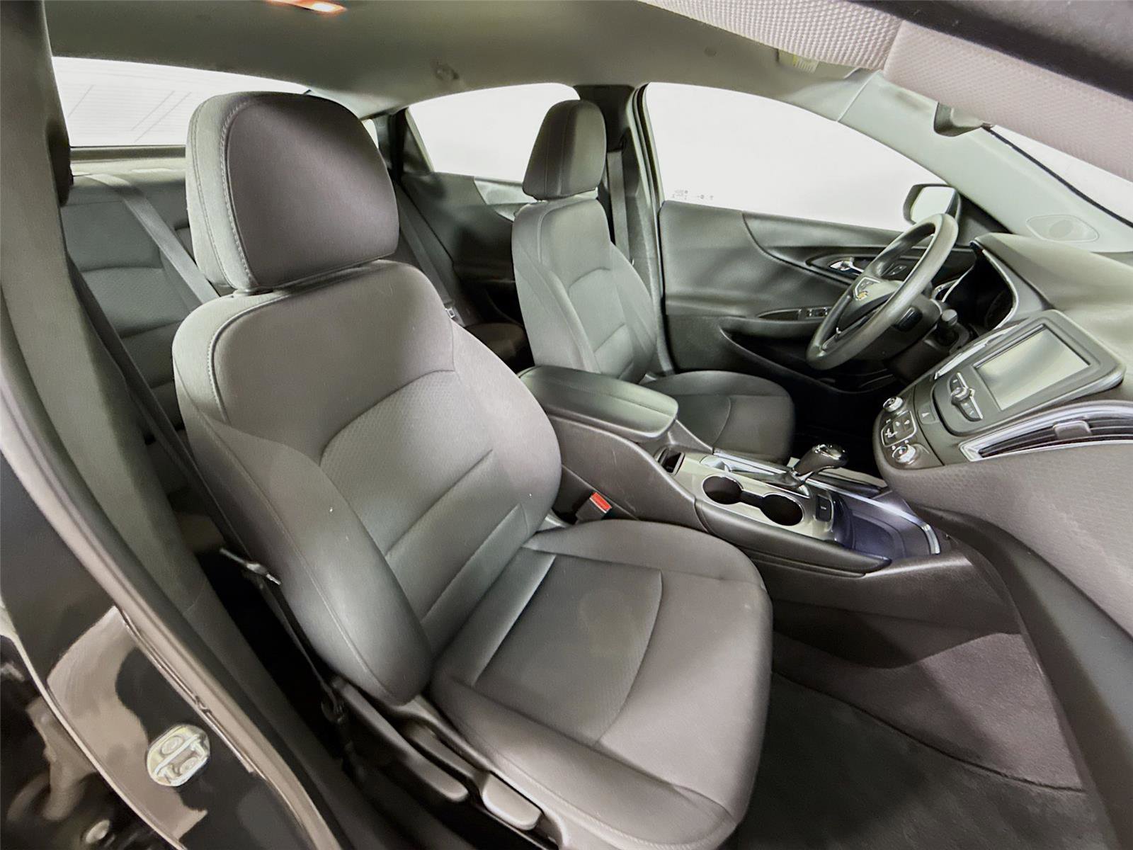 Used 2017 Chevrolet Malibu LT image 26