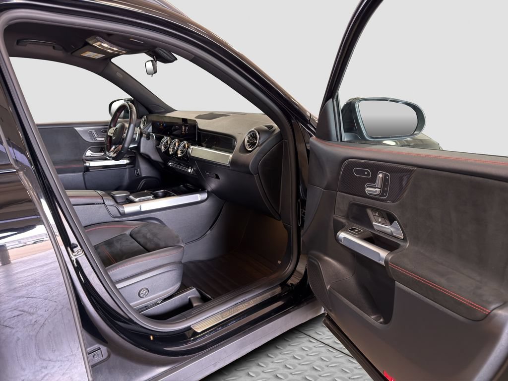 Used 2022 Mercedes-Benz GLB 35 AMG 4MATIC image 11