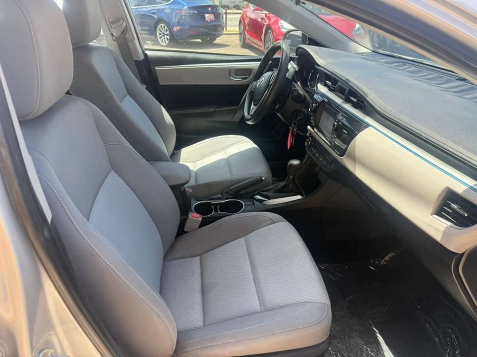 Used 2016 Toyota Corolla LE FWD image 15