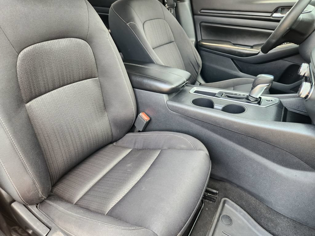 Used 2022 Nissan Altima 2.5 S FWD image 14