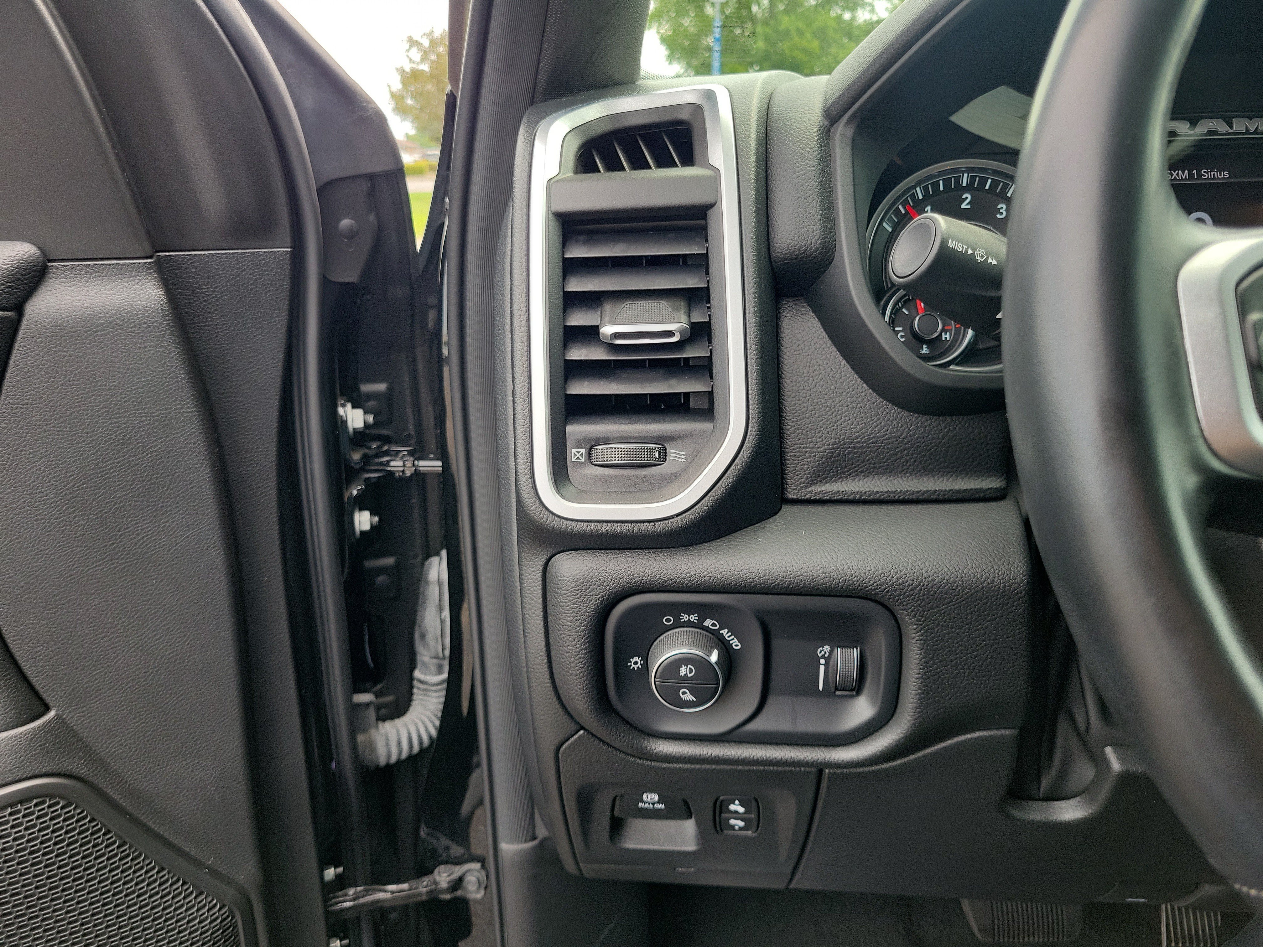 Used 2023 RAM 1500 Big Horn AWD/4WD image 20