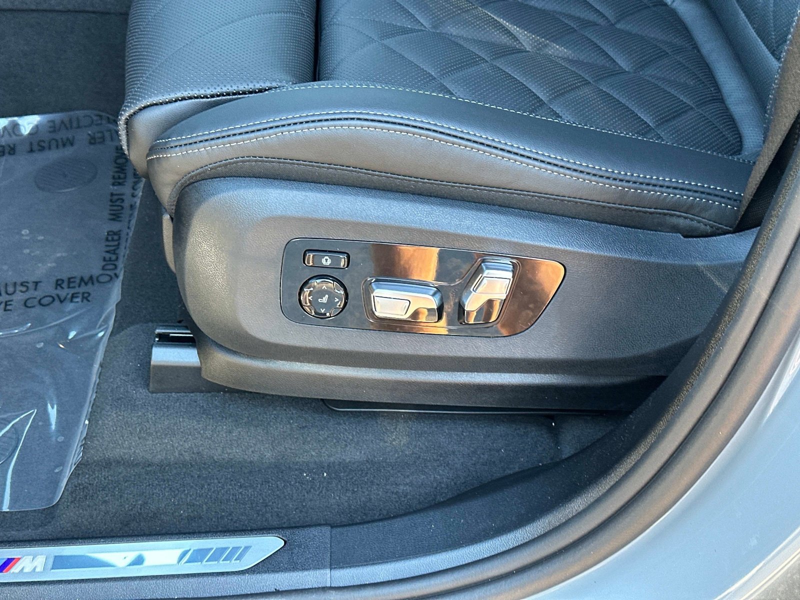 New 2026 BMW X5 xDrive50e w/ M Sport Package AWD/4WD image 18