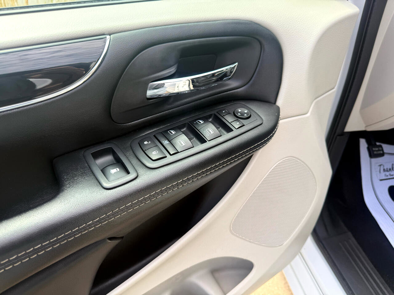 Used 2019 Dodge Grand Caravan SXT image 26