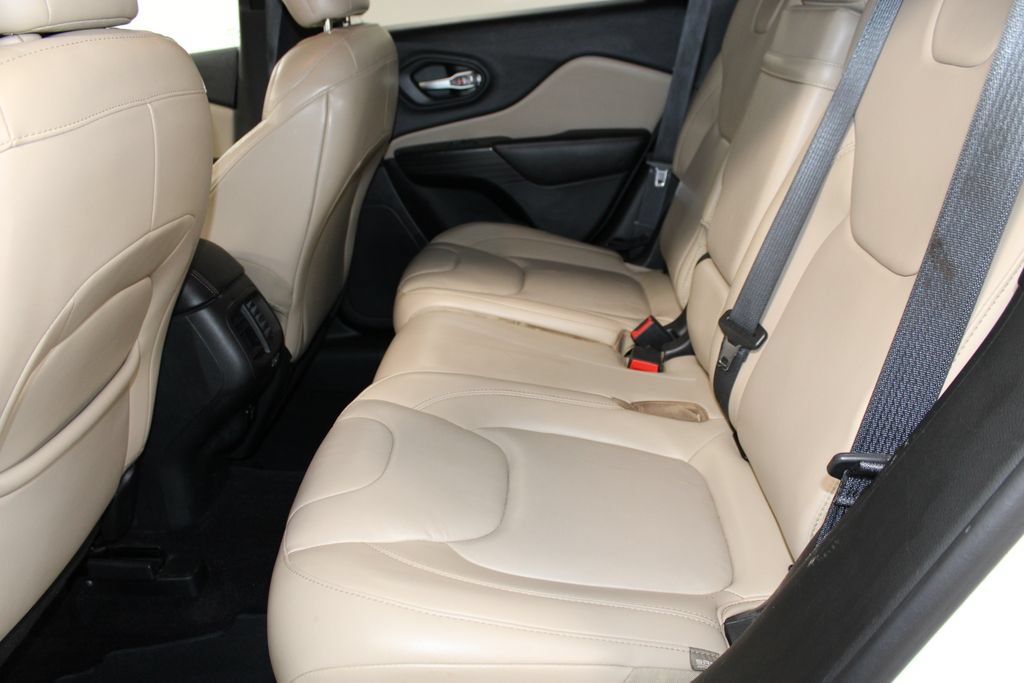 Used 2016 Jeep Cherokee Limited AWD/4WD image 18
