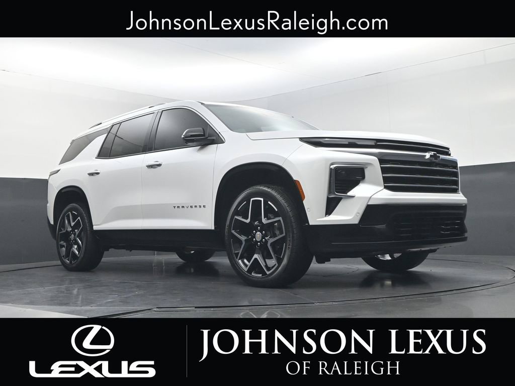 Used 2025 Chevrolet Traverse High Country FWD image 14