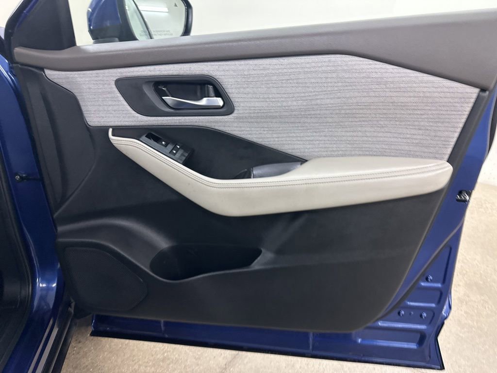 Used 2021 Nissan Rogue SV image 19