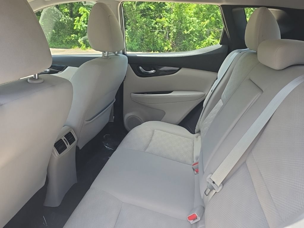 Used 2021 Nissan Rogue Sport SV AWD/4WD image 10