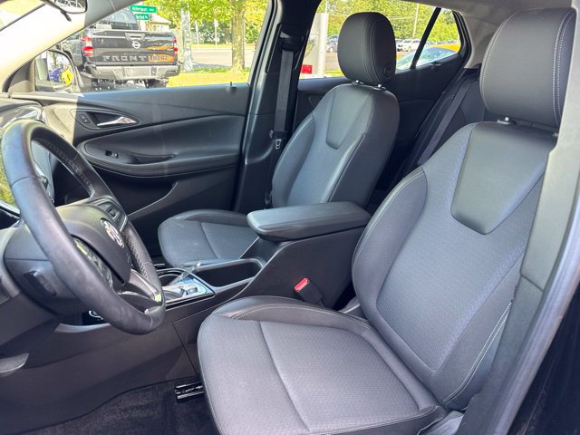 Used 2023 Buick Encore GX Select w/ Sport Touring Package FWD image 9