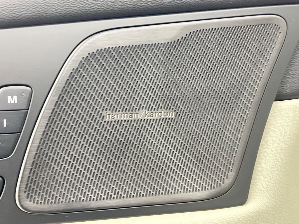 New 2026 Volvo XC60 B5 Ultra w/ Protection Package Premier image 11