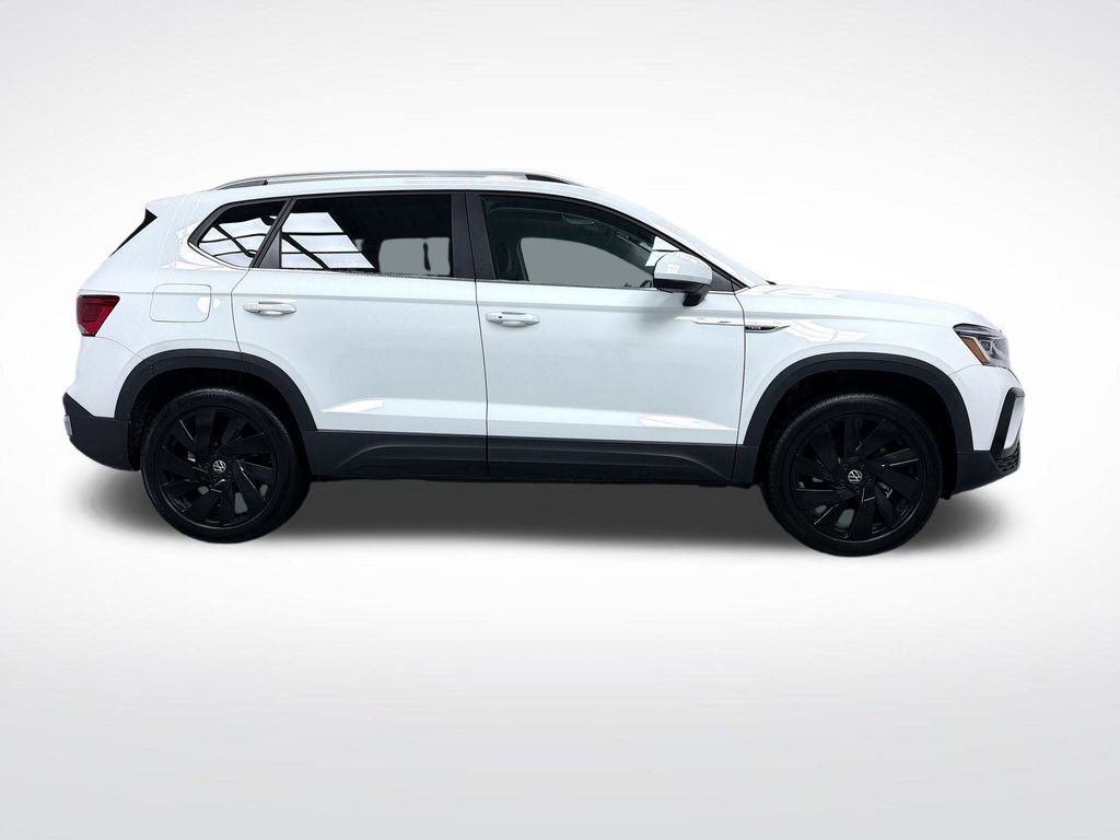 Used 2024 Volkswagen Taos SEL image 10