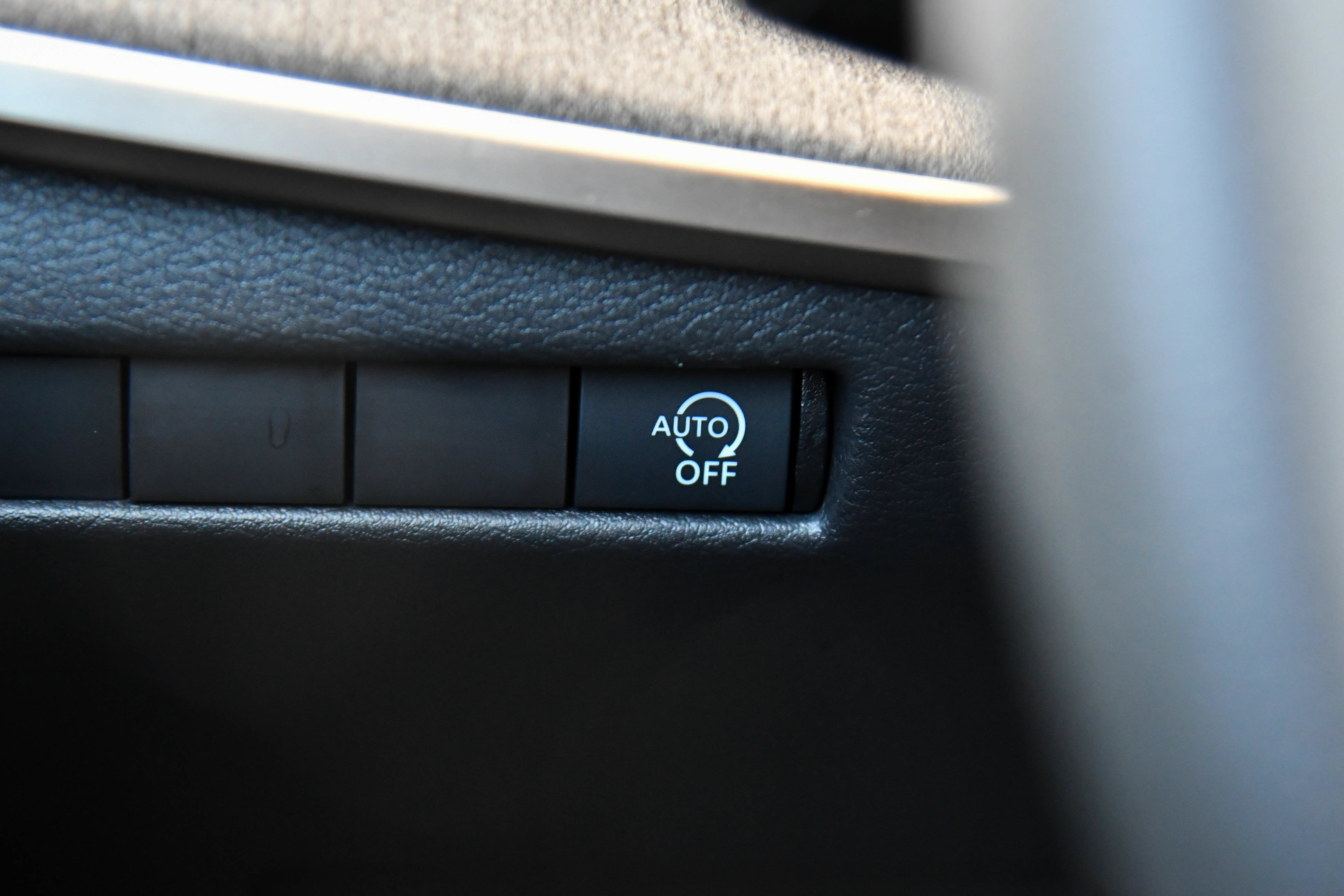 Used 2026 Nissan Kicks SV FWD image 34