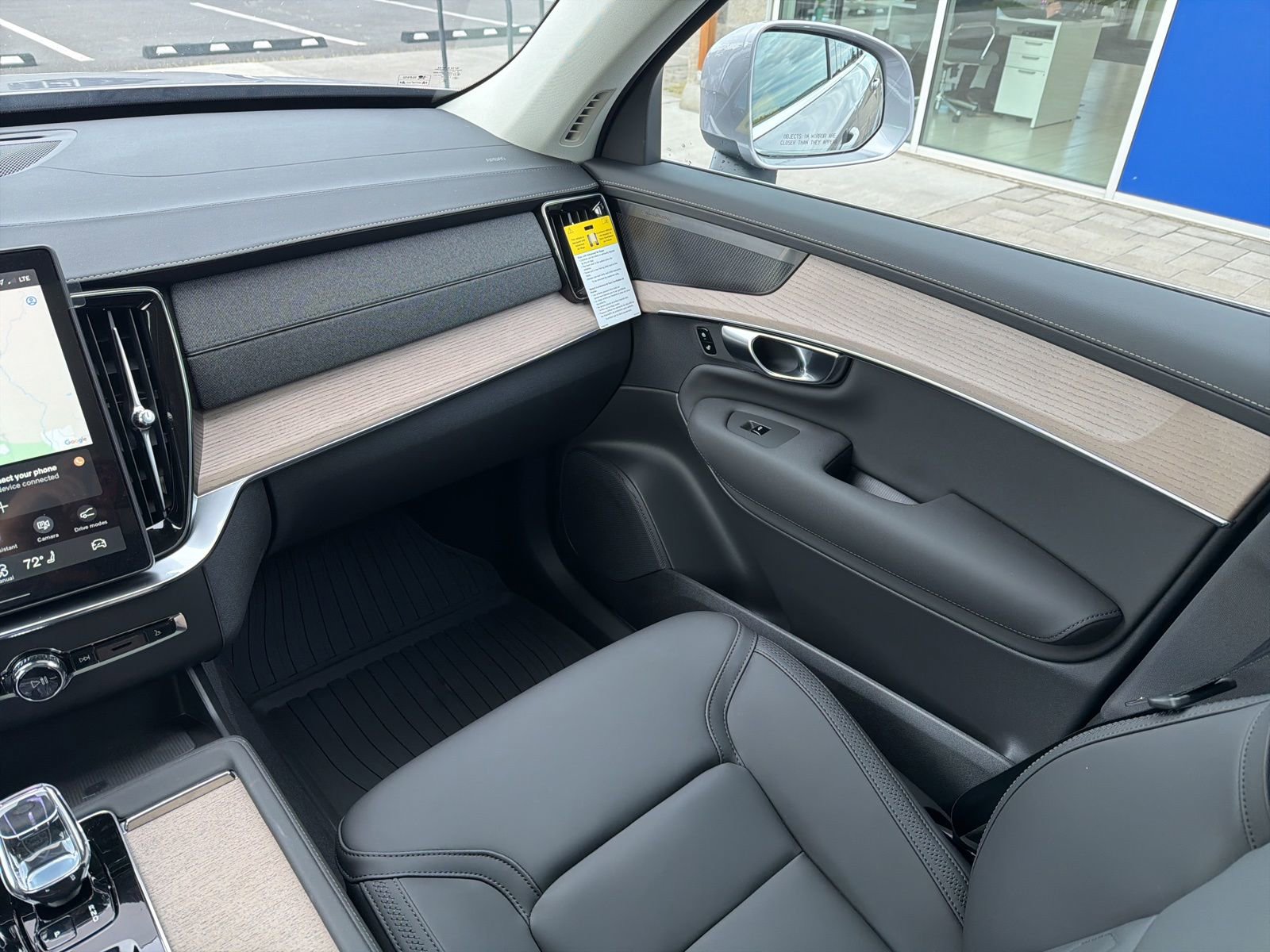 New 2026 Volvo XC90 T8 Plus w/ Protection Package AWD/4WD image 13