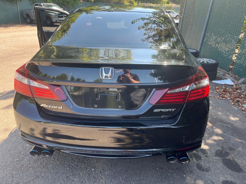 Used 2017 Honda Accord Sport image 18
