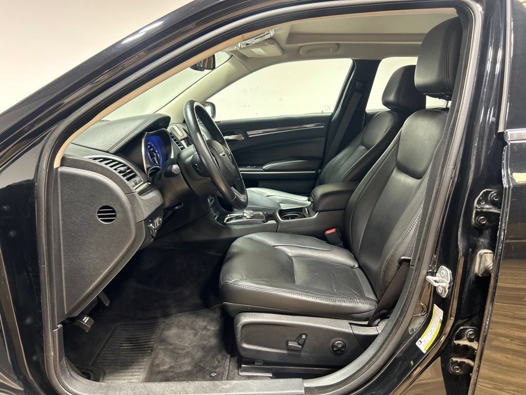 Certified 2018 Chrysler 300 Touring L AWD/4WD image 34