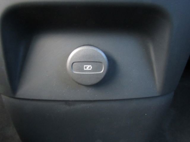 Used 2025 Volvo XC90 T8 Plus w/ Protection Package Premier image 33