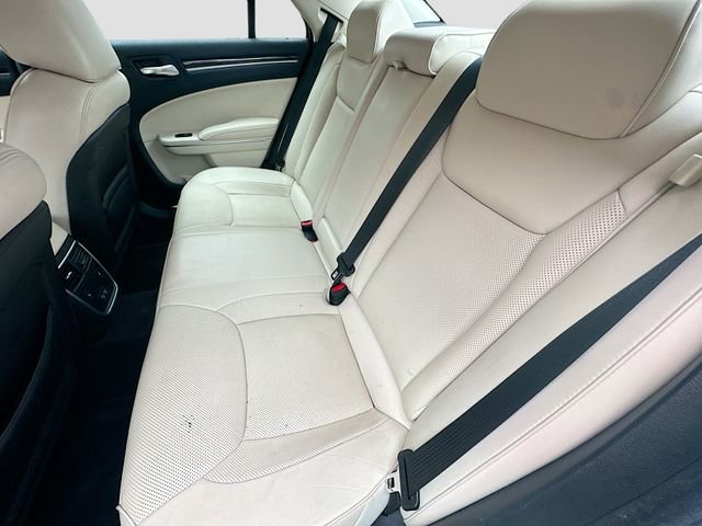 Used 2018 Chrysler 300 Limited w/ Safetytec Plus Group image 26
