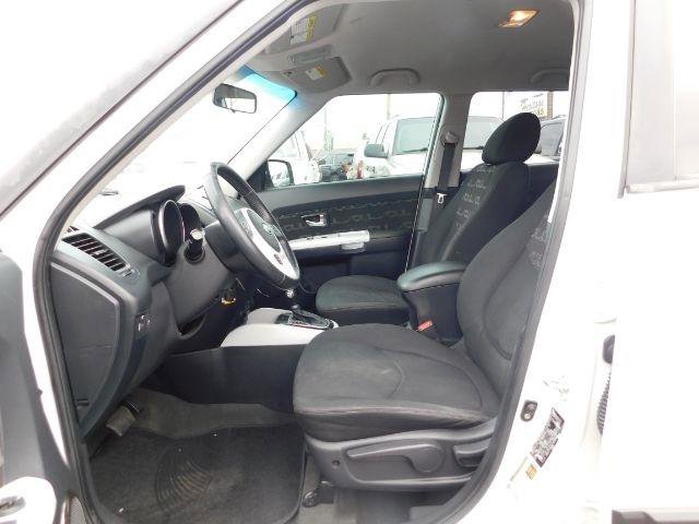 Used 2012 Kia Soul + image 10