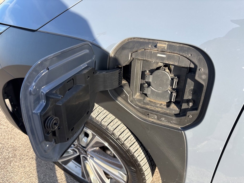 Certified 2023 Subaru Solterra AWD image 25