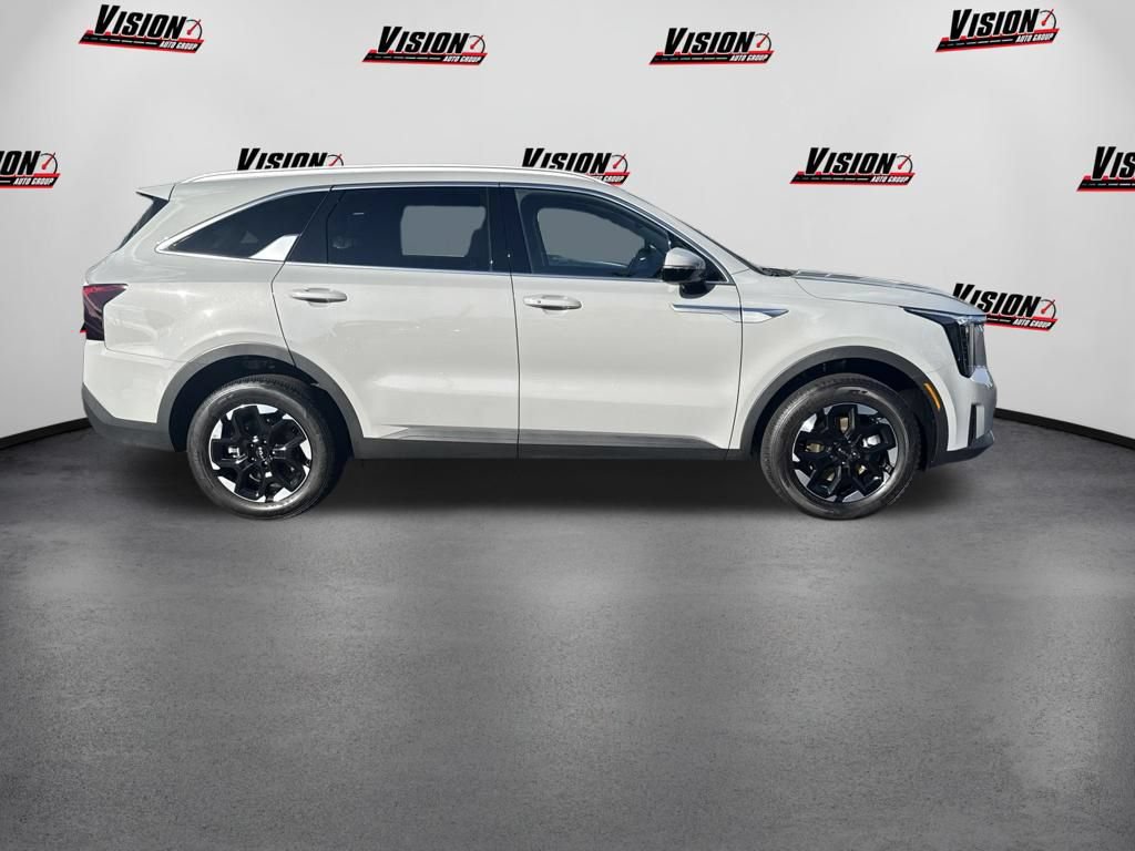 Certified 2026 Kia Sorento S AWD/4WD image 4