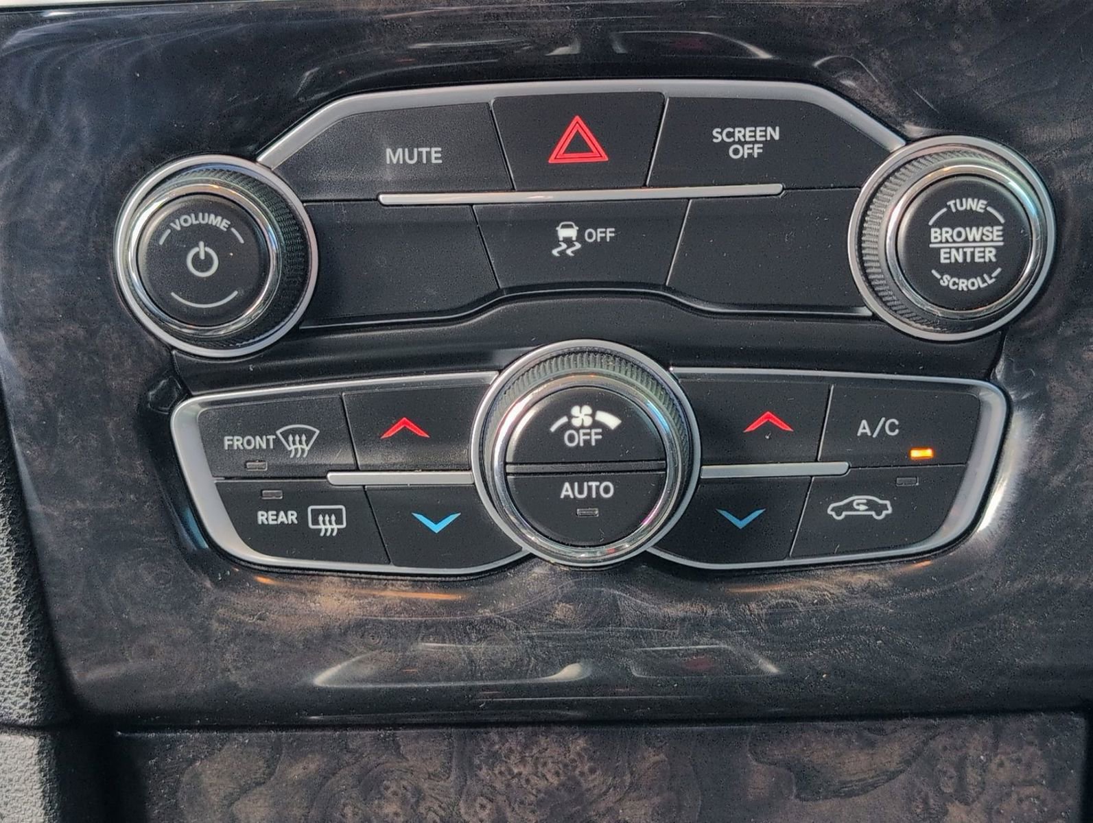 Used 2019 Chrysler 300 Limited image 20