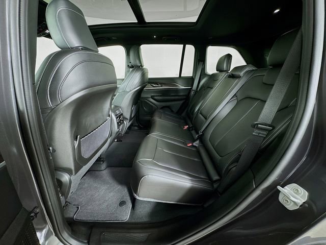 New 2025 Jeep Grand Cherokee Limited image 28