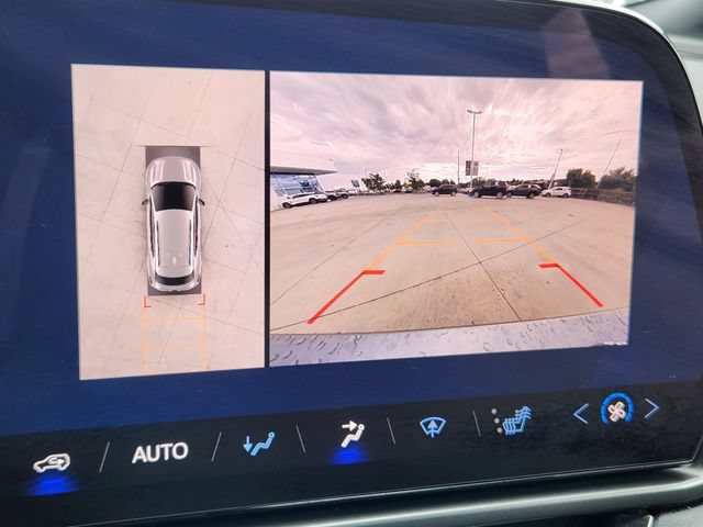 Used 2024 Chevrolet Equinox EV RS FWD image 18