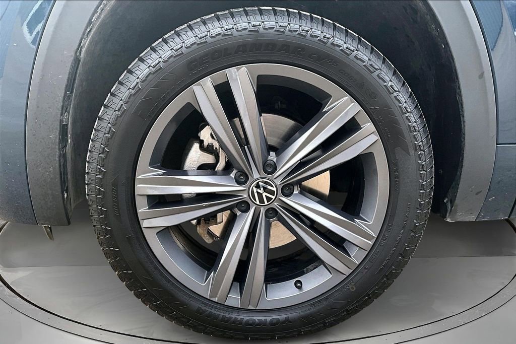 Used 2022 Volkswagen Atlas Cross Sport SEL R-Line w/ Cross Sport MDO Package image 31