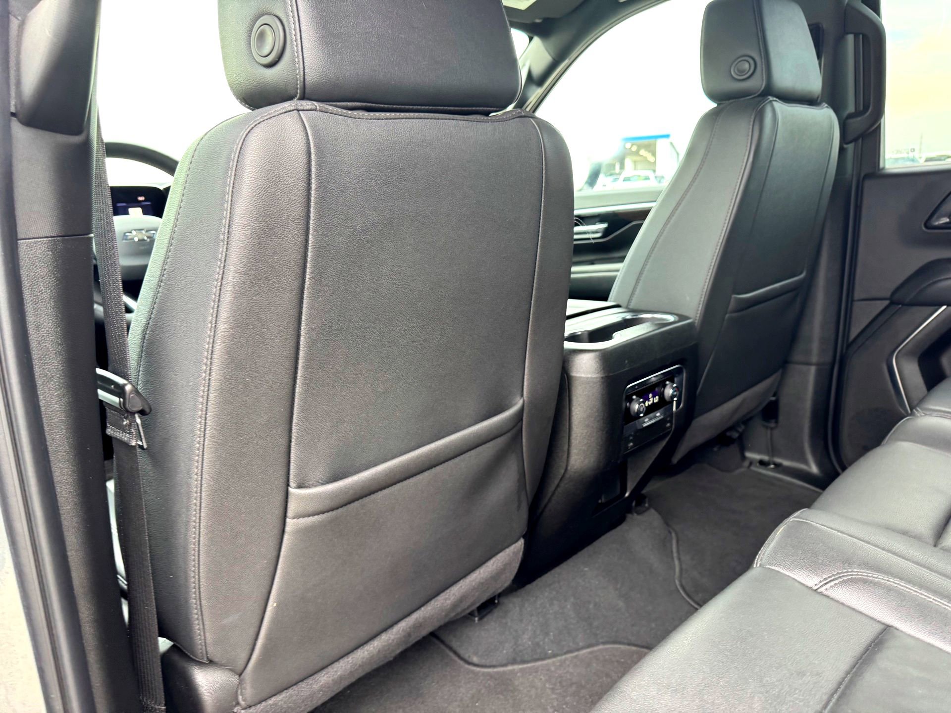 Used 2025 Chevrolet Suburban Z71 AWD/4WD image 20