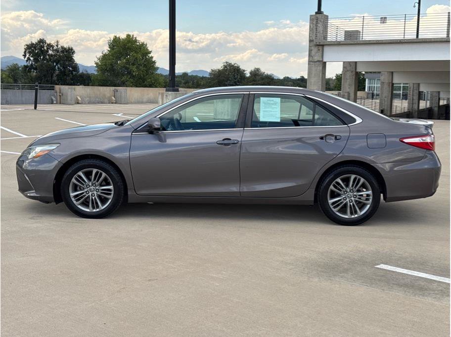 Used 2015 Toyota Camry SE w/ Protection Package FWD image 4