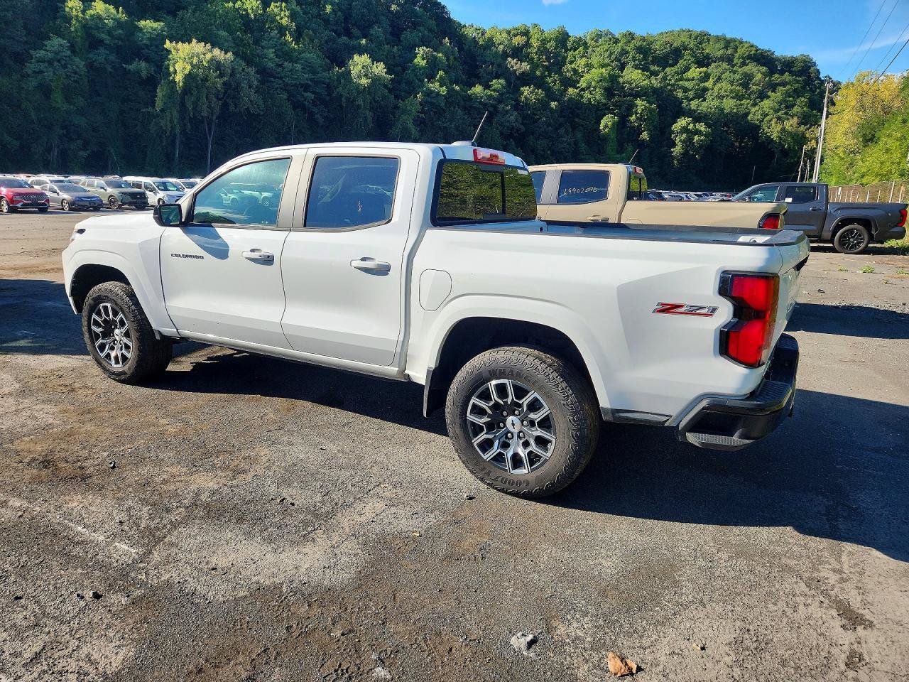 Used 2024 Chevrolet Colorado Z71 w/ Advanced Trailering Package AWD/4WD image 4