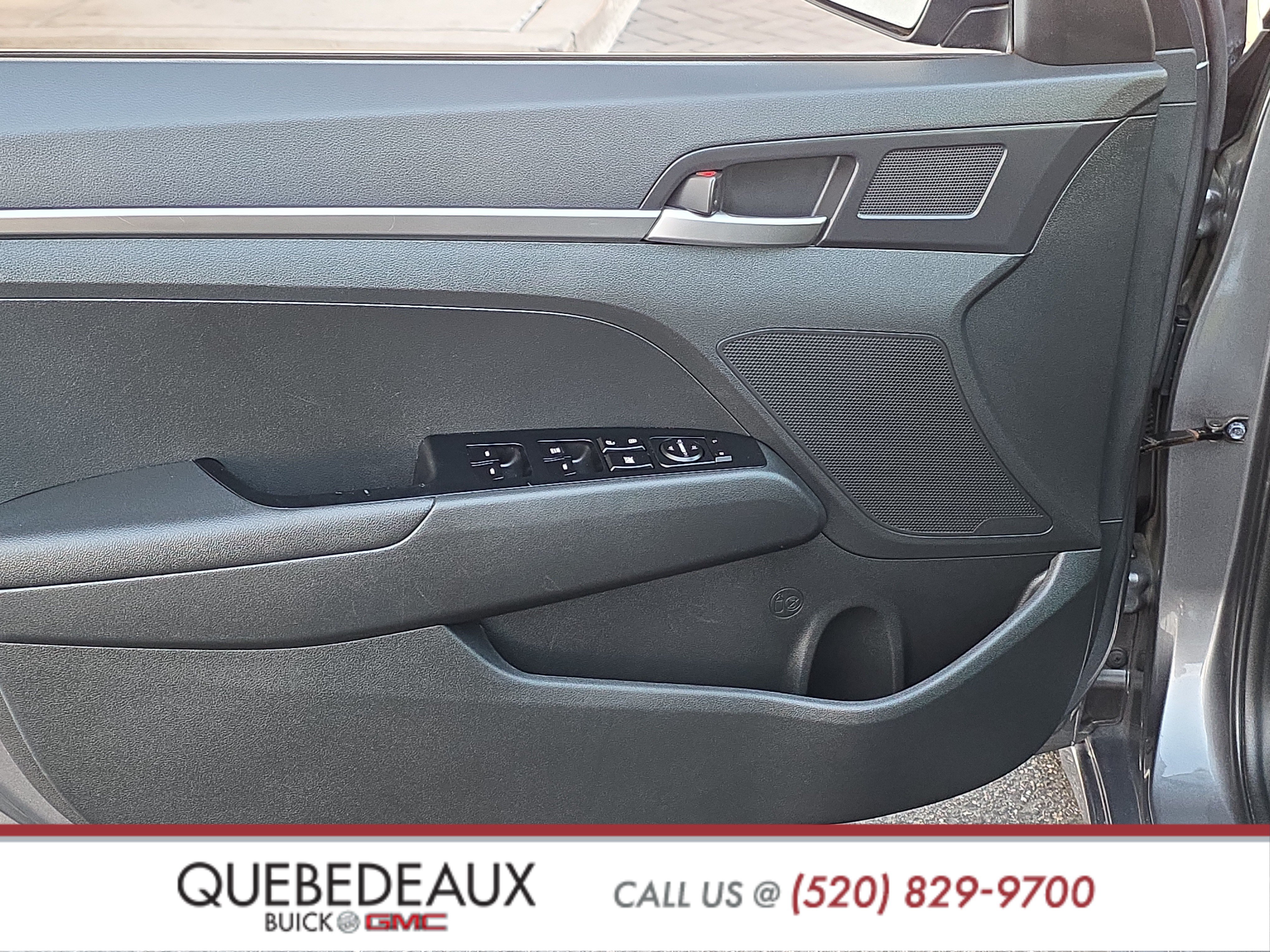Used 2019 Hyundai Elantra SE w/ Cargo Package FWD image 9