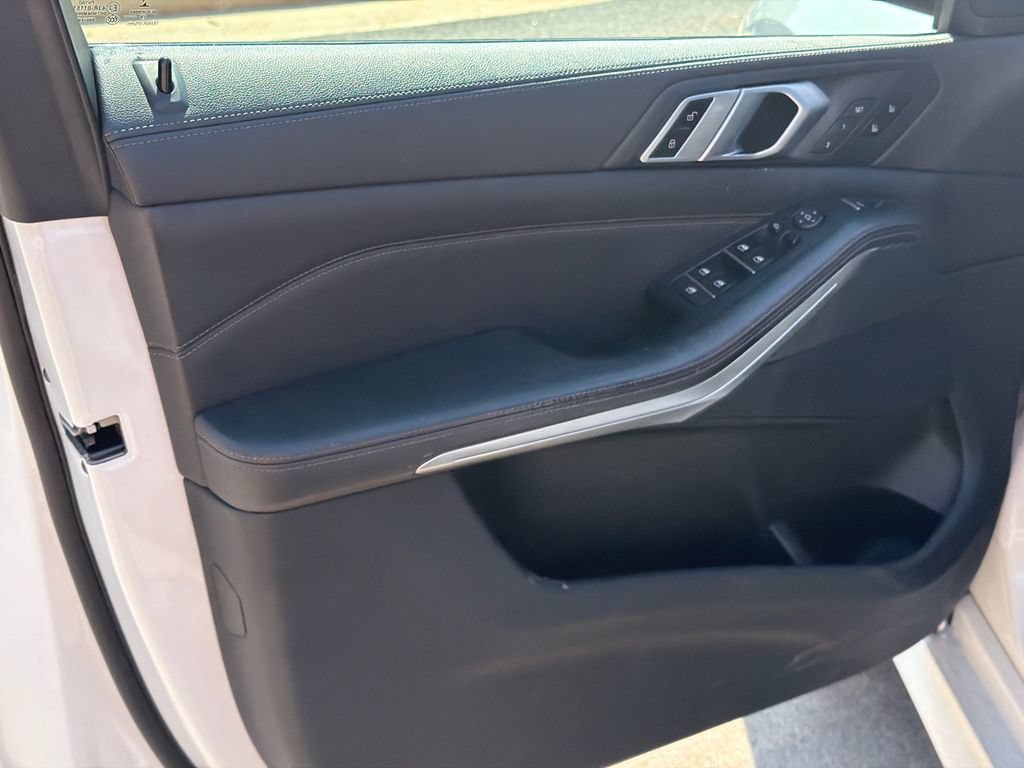Used 2020 BMW X5 xDrive40i w/ M Sport Package AWD/4WD image 10