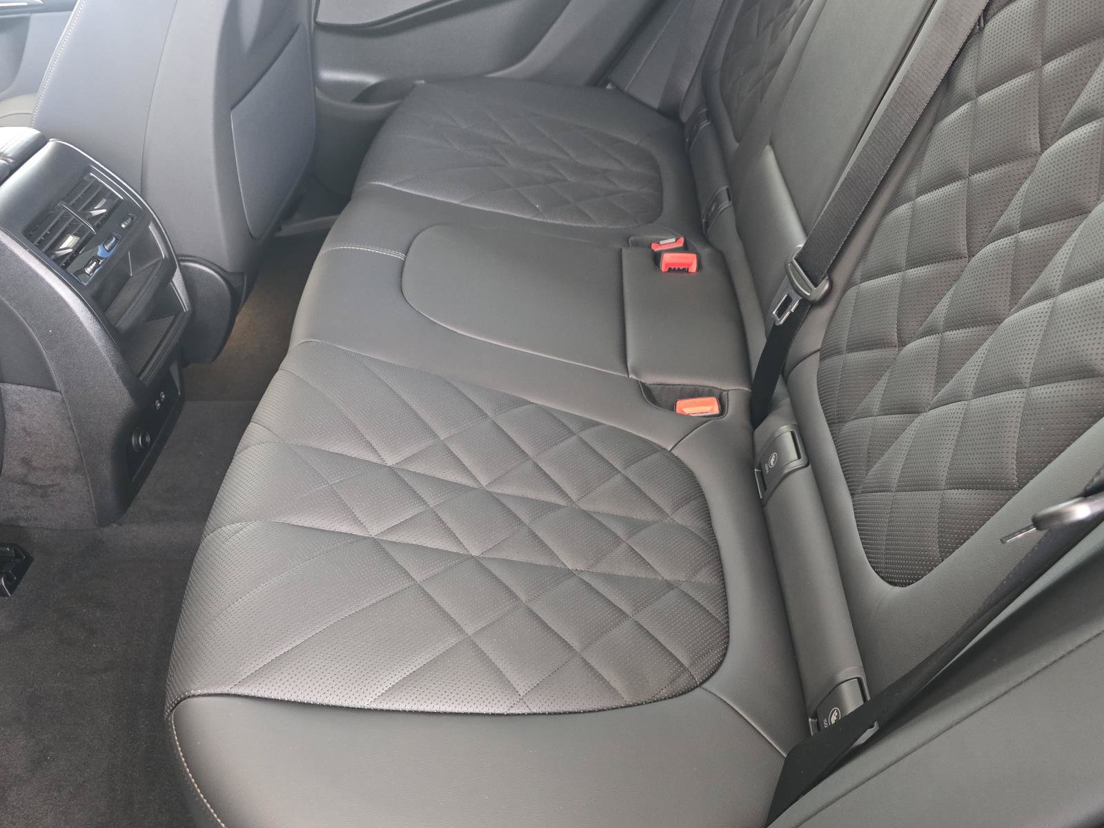 New 2026 BMW X5 sDrive40i w/ M Sport Package RWD image 13
