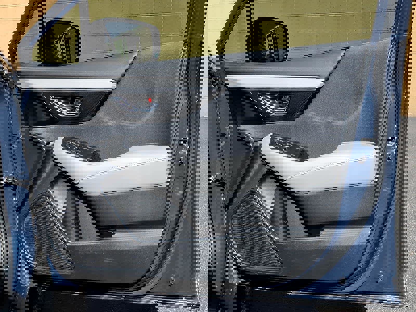 Certified 2025 Subaru Outback Premium w/ Popular Package #1A image 23