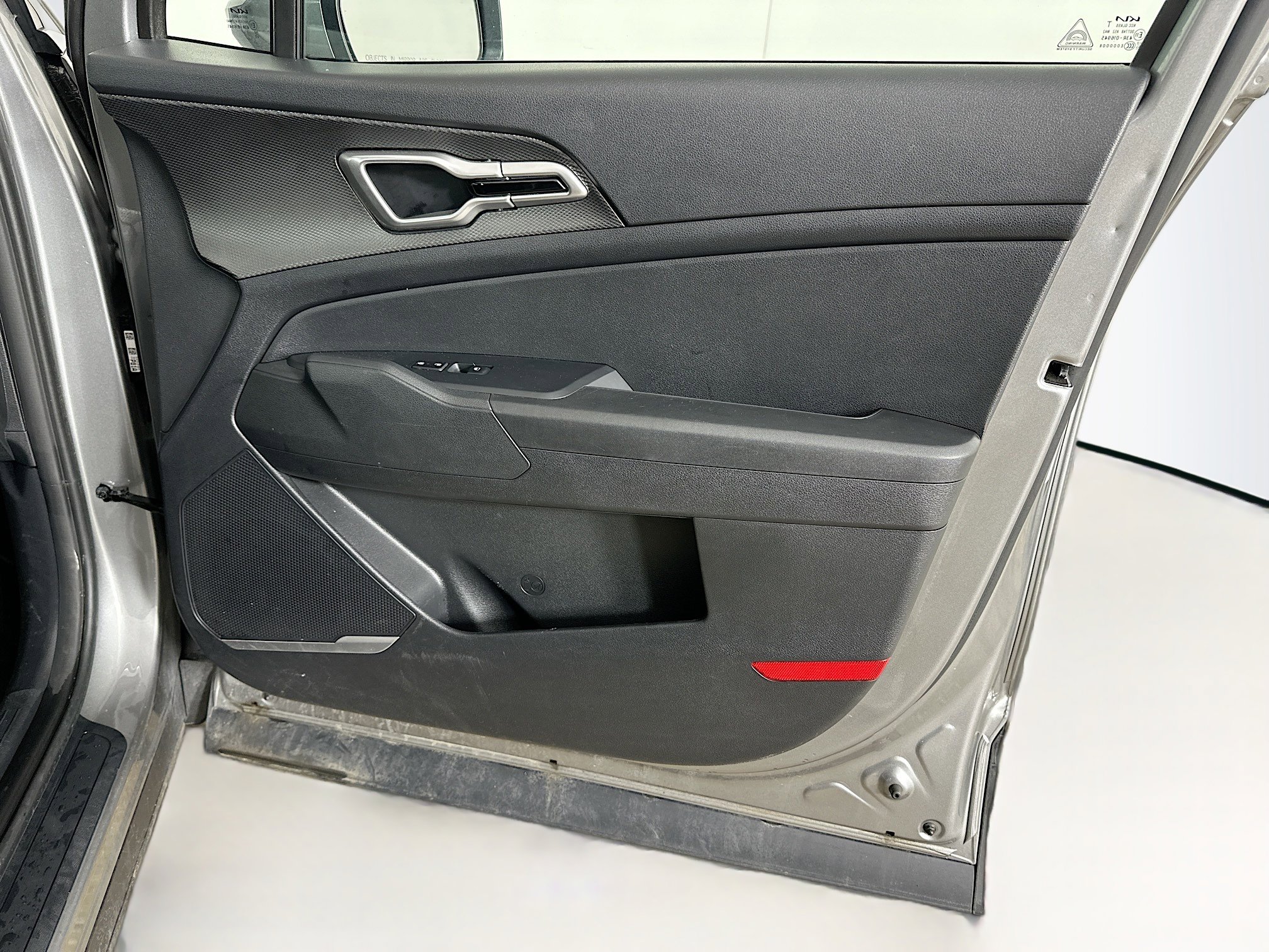 Used 2025 Kia Sportage LX image 31